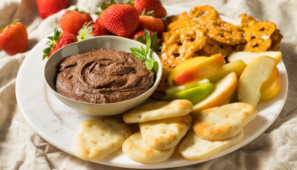 what to eat with chocolate hummus
